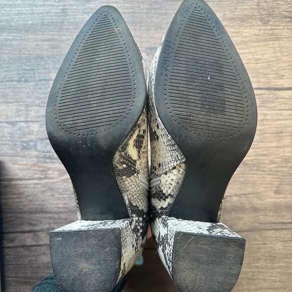*MADDEN GIRL* Snake Print Dafni Booties Size 6.5 - Picture 9 of 10